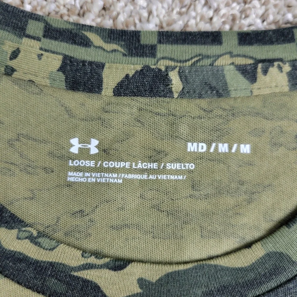Under Armour‎ Loose Mens Medium Green Camo Performance Stretch T Shirt